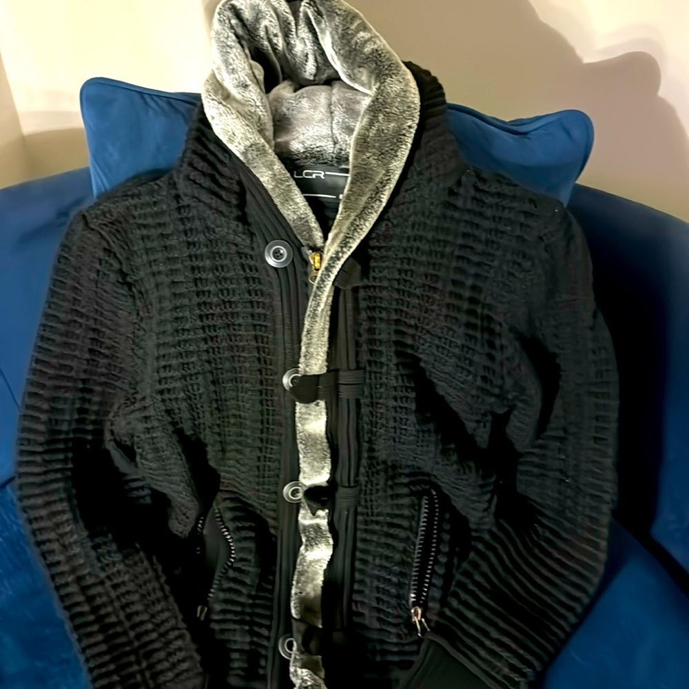 Black and gray sweater